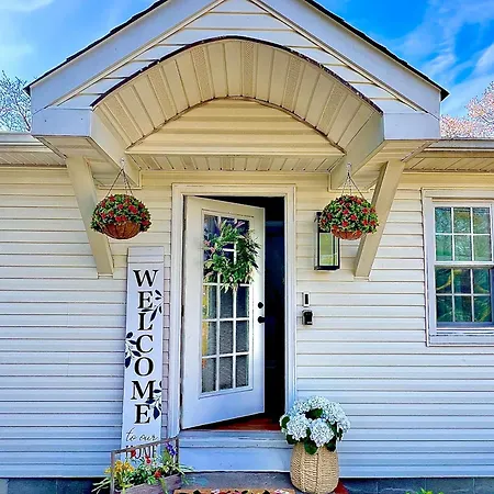 Villa Bright And Airy In Hampton Bays